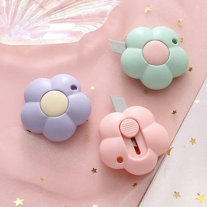 8pcs Mini Practical Utility Knives Kawaii Flowers Paper Cutter Retractable Envelopes Opener Portalble Pocket Knife Office Supplies - Total Trends Fusion