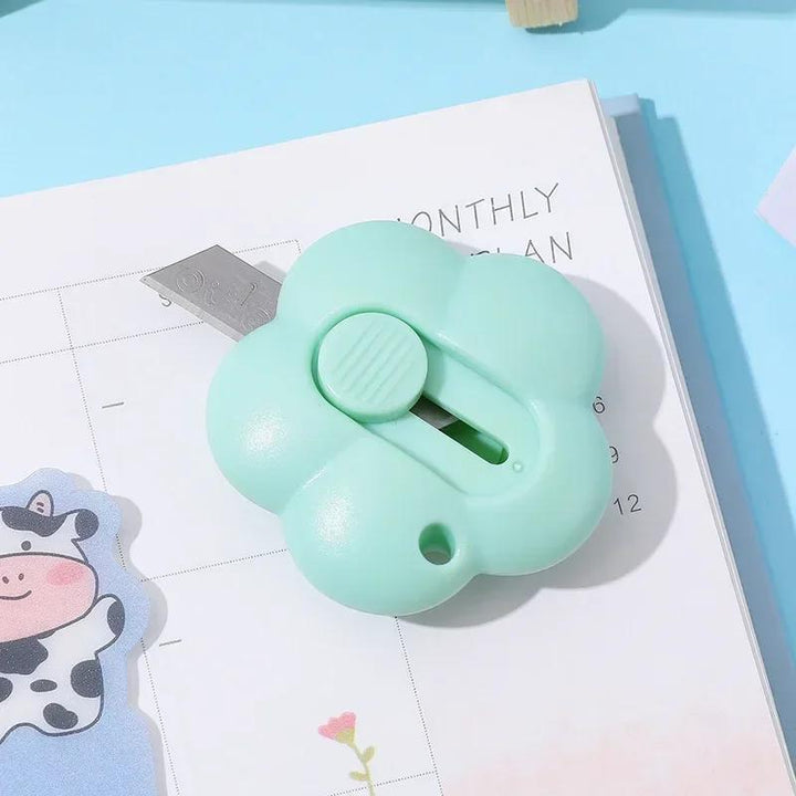 8pcs Mini Practical Utility Knives Kawaii Flowers Paper Cutter Retractable Envelopes Opener Portalble Pocket Knife Office Supplies - Total Trends Fusion