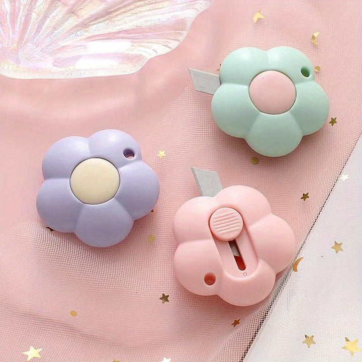 8pcs Mini Practical Utility Knives Kawaii Flowers Paper Cutter Retractable Envelopes Opener Portalble Pocket Knife Office Supplies