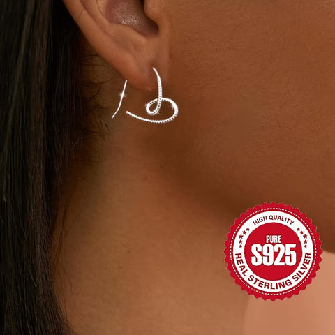 A Pair Of S925 Sterling Silver Twist Love Heart Line Circle Earrings, A Gift For Ladies To Wear Daily On Valentine's Day And Mother's Day.