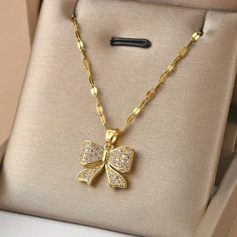 Romantic Baby’s Breath Bow Pendant Necklace – Titanium Steel Chain, Cute & Simple Jewelry