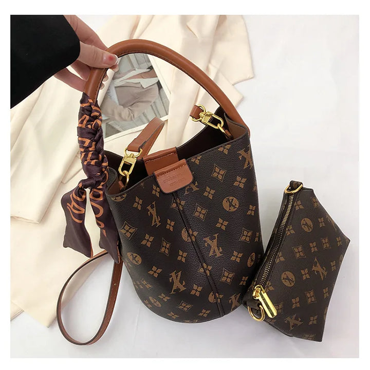 Luxury women‘s bag high-end fashional water bucket bag crossbody bag Unique design handheld bag