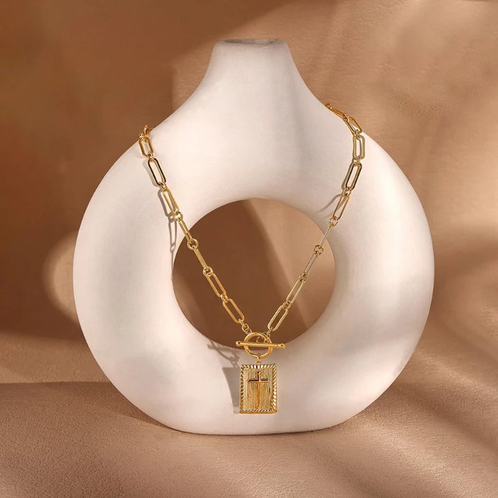 Gold/Silver Cross Pendant Necklace – Chunky Paperclip Chain with Toggle Clasp