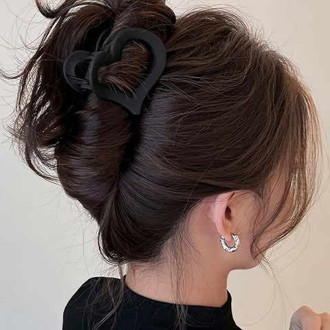 [4pcs Frosted Heart Hair Clips] 4pcs of Frosted Heart-Shaped Hair Clips for Women, Elegant And Simple Accessories for Styling The Back of The Head.